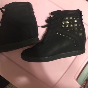 Sneaker wedges